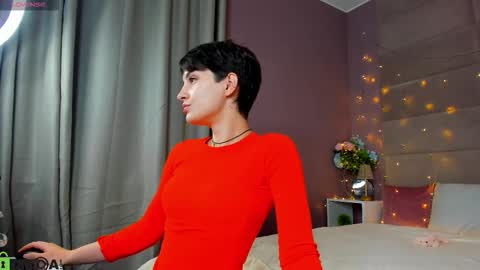 Adeline Perle online show from 19, 10, 2025