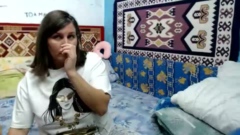 Larisa online show from 4, 10, 2025