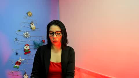 Adelle online show from 12, 12, 2024