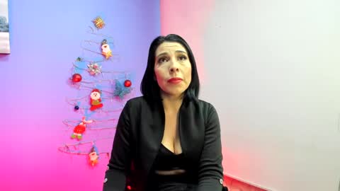 Adelle online show from 4, 1, 2025