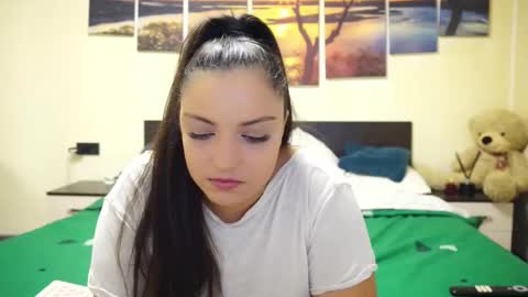 Adellineee online show from 10, 10, 2025