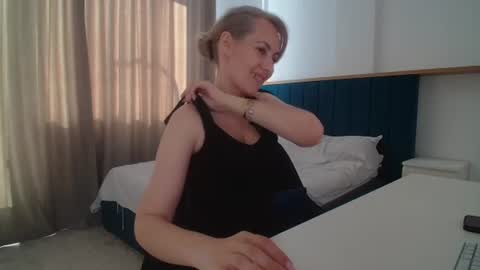 Snapshot of adellynrose chatting on 19, 6, 2026 Adellyn online show from 19, 6, 2026