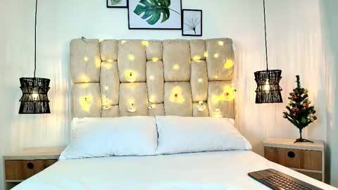 AdharaSmithh online show from 4, 12, 2025