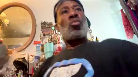 adick_ting online show from 22, 10, 2025