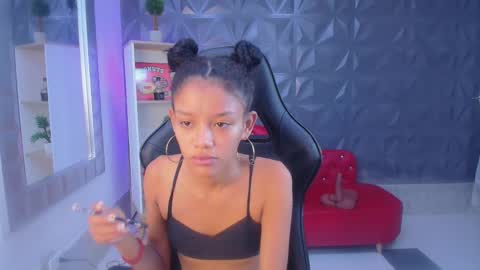 adisson_petite1 online show from 28, 10, 2025