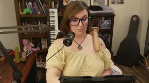 adobe_angel304 online show from 3, 1, 2025