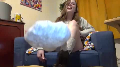 Queen Bunny online show from 27, 12, 2024