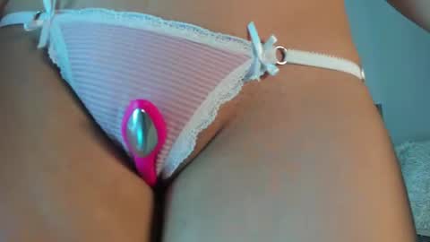 Snapshot of adri_silva_ chatting on 24, 7, 2026 adri online show from 24, 7, 2026