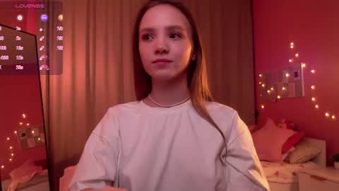 Snapshot of adria_arjona chatting on 18, 6, 2026 Eva online show from 18, 6, 2026