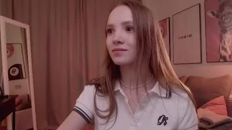 Snapshot of adria_arjona chatting on 27, 6, 2026 Eva online show from 27, 6, 2026