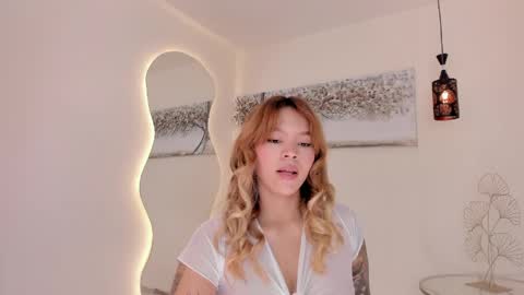 Snapshot of adria_ross chatting on 8, 5, 2026 Adriana online show from 8, 5, 2026