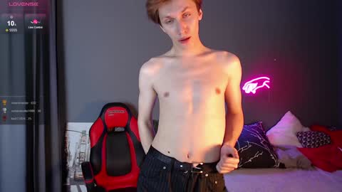 Snapshot of adrian_di chatting on 28, 12, 2024 Adrian online show from 28, 12, 2024