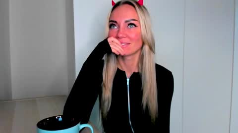 Snapshot of adriana_coy_ chatting on 7, 12, 2024 Adriana online show from 7, 12, 2024
