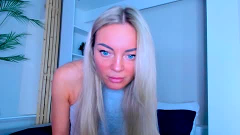 Snapshot of adriana_coy_ chatting on 1, 2, 2025 Adriana online show from 1, 2, 2025