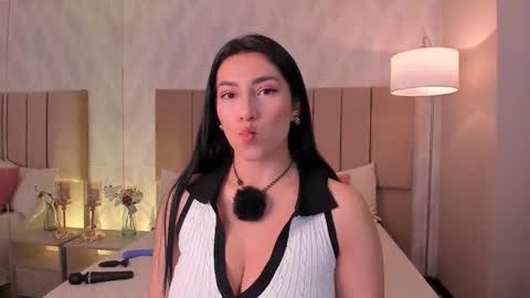 adrianaaaa111 online show from 18, 1, 2026