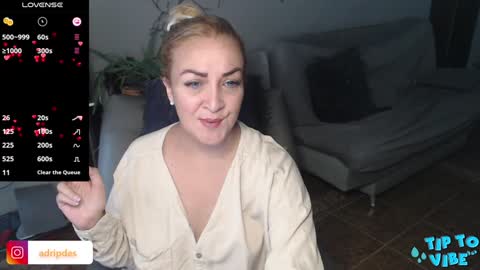 Snapshot of adrianapdes chatting on 25, 1, 2025 Adriana Paredes online show from 25, 1, 2025