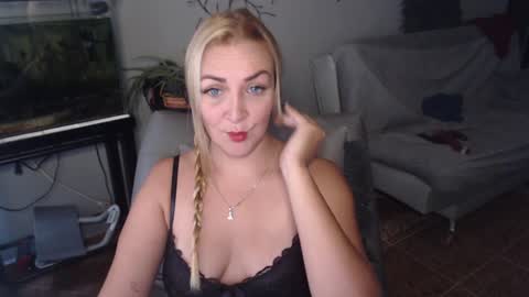 Snapshot of adrianapdes chatting on 31, 1, 2025 Adriana Paredes online show from 31, 1, 2025