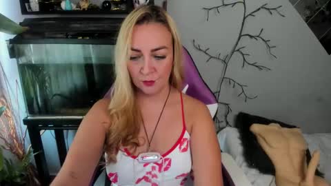 Snapshot of adrianapdes chatting on 14, 9, 2025 Adriana Paredes online show from 14, 9, 2025