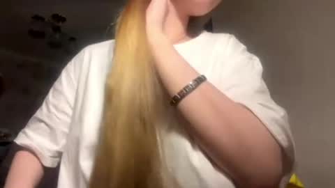 Caroline online show from 8, 5, 2026