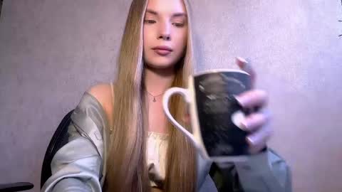 Caroline online show from 17, 5, 2026