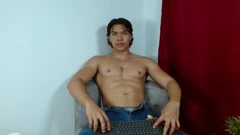 adriel_escalante online show from 18, 10, 2025