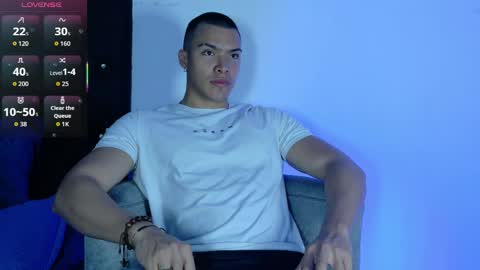 adriel_escalante online show from 14, 4, 2026