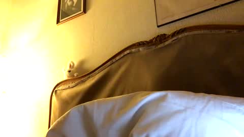 adrienfromparis online show from 15, 4, 2026