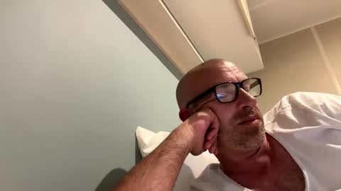 Snapshot of adrienfromparis chatting on 21, 5, 2026 adrienfromparis online show from 21, 5, 2026