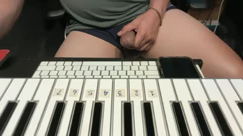 adrii207094 online show from 14, 6, 2026