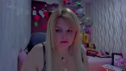 Snapshot of adriiana_fox_ chatting on 8, 6, 2026 adriiana_fox_ online show from 8, 6, 2026