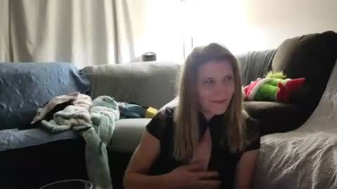 Snapshot of adultingtime chatting on 9, 8, 2026 Rose online show from 9, 8, 2026