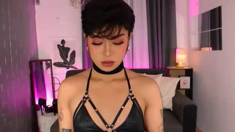 aeshamargaux online show from 19, 9, 2025