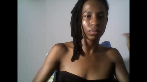 Snapshot of africadeluxe chatting on 20, 5, 2026 Africa online show from 20, 5, 2026