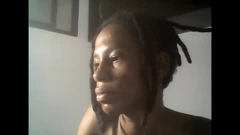 Snapshot of africadeluxe chatting on 25, 5, 2026 Africa online show from 25, 5, 2026