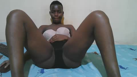 Snapshot of african_pussy2 chatting on 6, 3, 2025 african_pussy2 online show from 6, 3, 2025