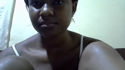 Snapshot of africanngirl chatting on 5, 1, 2025 africanngirl online show from 5, 1, 2025