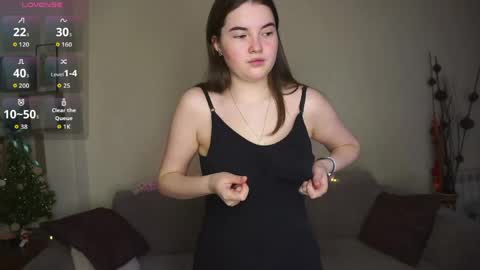 Lana  1800 - 0330 UTC   Mia 0700- 1630 UTC online show from 13, 4, 2026