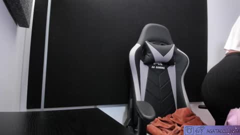 Agata Collinss online show from 26, 2, 2026