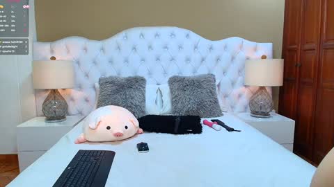 Snapshot of agatha_lenon chatting on 14, 12, 2024 Agatha online show from 14, 12, 2024