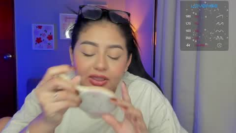 Snapshot of agatha_riccie chatting on 13, 5, 2026 Cat online show from 13, 5, 2026