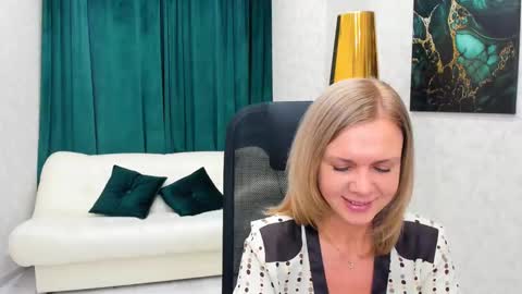 Agatha online show from 3, 12, 2024