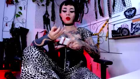 Snapshot of agathamoonn chatting on 22, 12, 2025 Agatha Fox online show from 22, 12, 2025