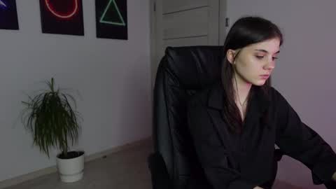 Agelina Lilly Laura online show from 22, 1, 2025