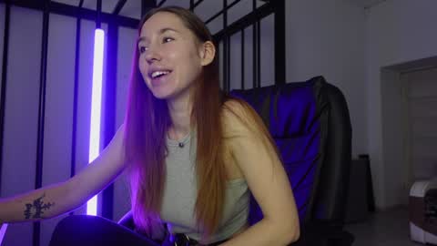 Agelina Lilly Laura online show from 8, 2, 2025