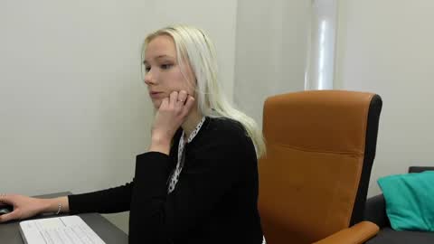 Snapshot of agelina_summer chatting on 26, 4, 2026 Agelina Lilly Laura online show from 26, 4, 2026