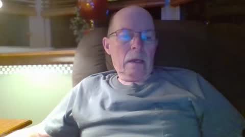 aguynrkfrd online show from 15, 10, 2025