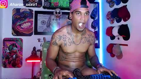 Snapshot of aharon_sexo1 chatting on 7, 1, 2025 Aharon Zamora online show from 7, 1, 2025