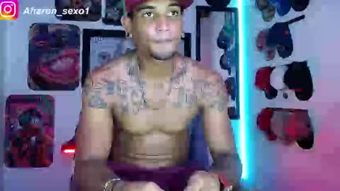 Snapshot of aharon_sexo1 chatting on 8, 1, 2025 Aharon Zamora online show from 8, 1, 2025