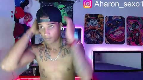 Snapshot of aharon_sexo1 chatting on 8, 3, 2025 Aharon Zamora online show from 8, 3, 2025