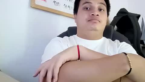 Snapshot of ahntony__69 chatting on 13, 1, 2026 ahntony 69 online show from 13, 1, 2026